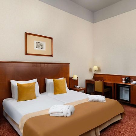 Hotel Magyar Király Szekesfehervar Exterior foto