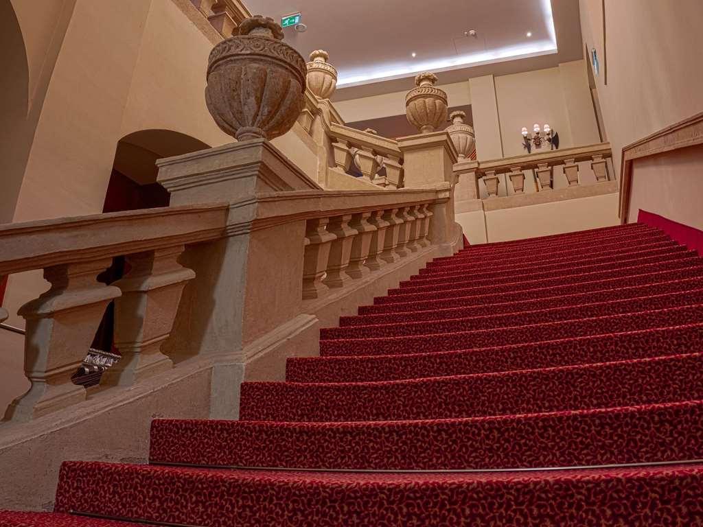 Hotel Magyar Király Szekesfehervar Exterior foto