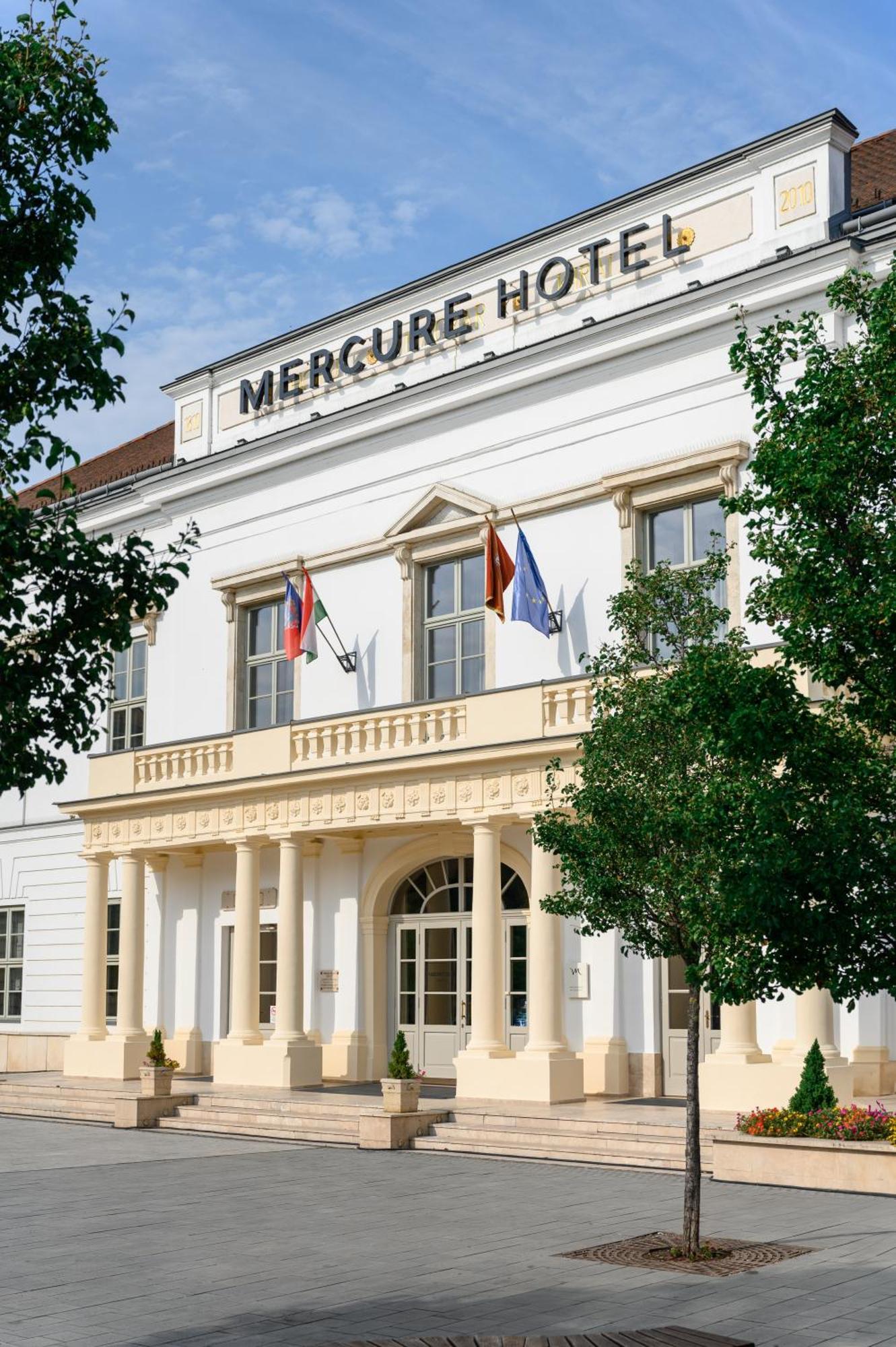 Hotel Magyar Király Szekesfehervar Exterior foto