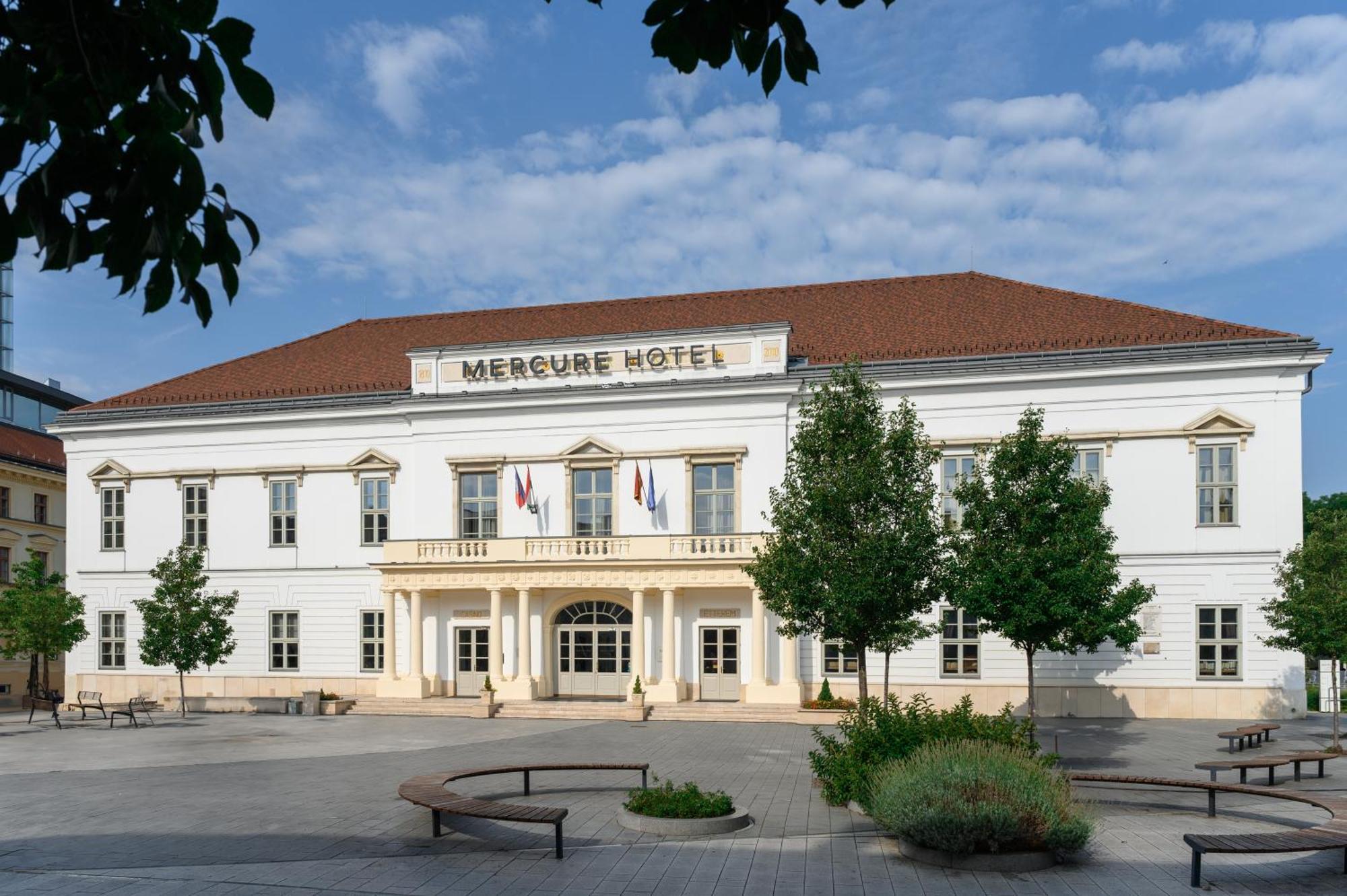 Hotel Magyar Király Székesfehérvár Exterior foto