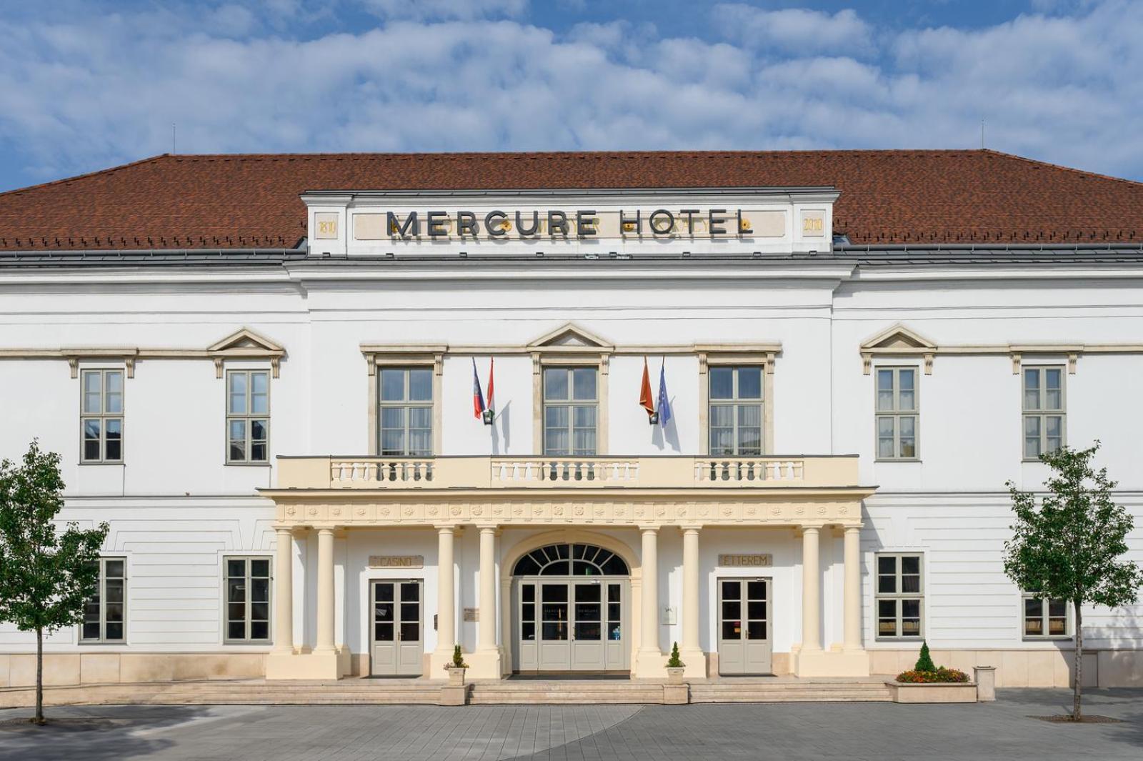 Hotel Magyar Király Szekesfehervar Exterior foto