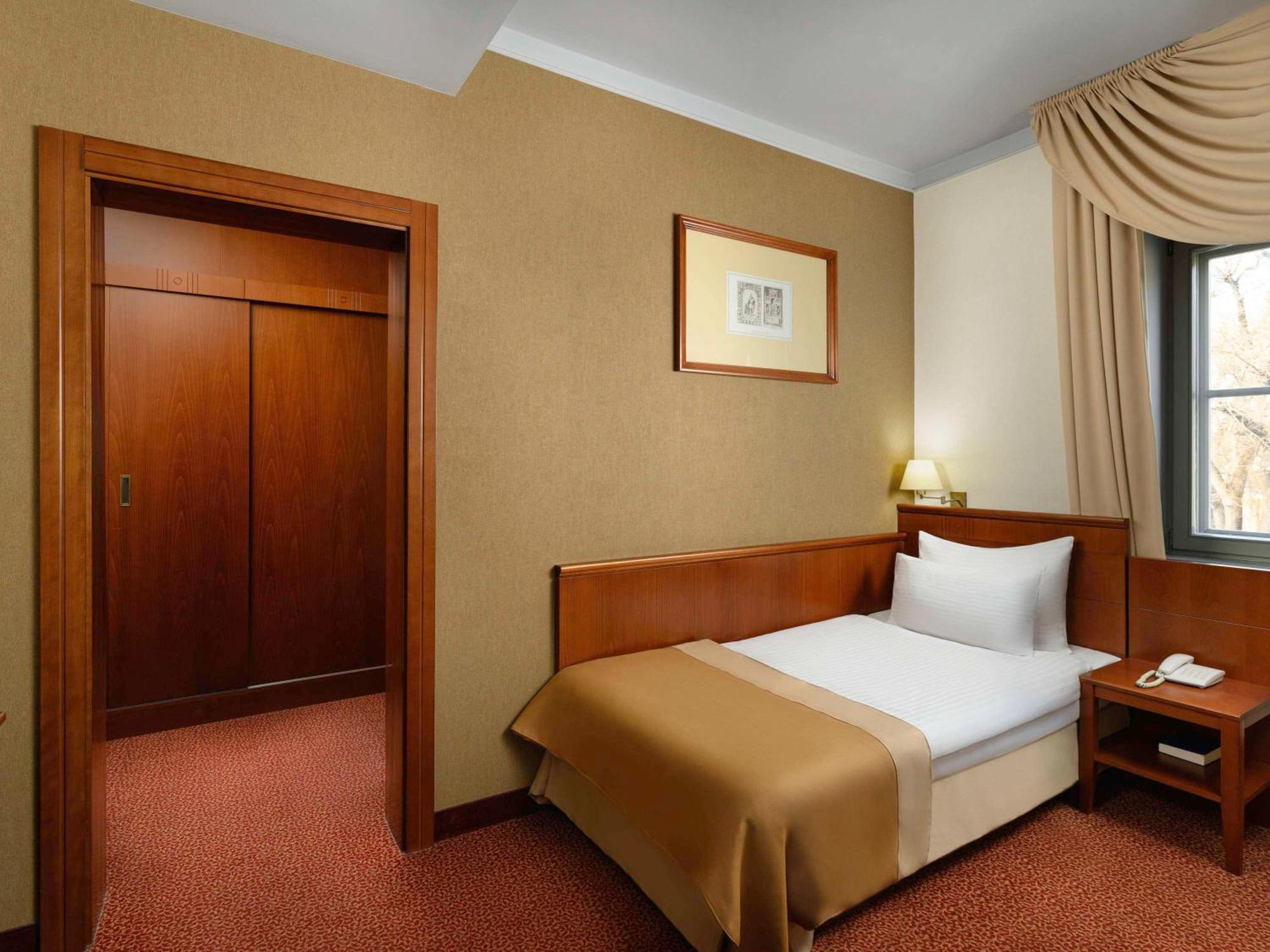 Hotel Magyar Király Szekesfehervar Exterior foto